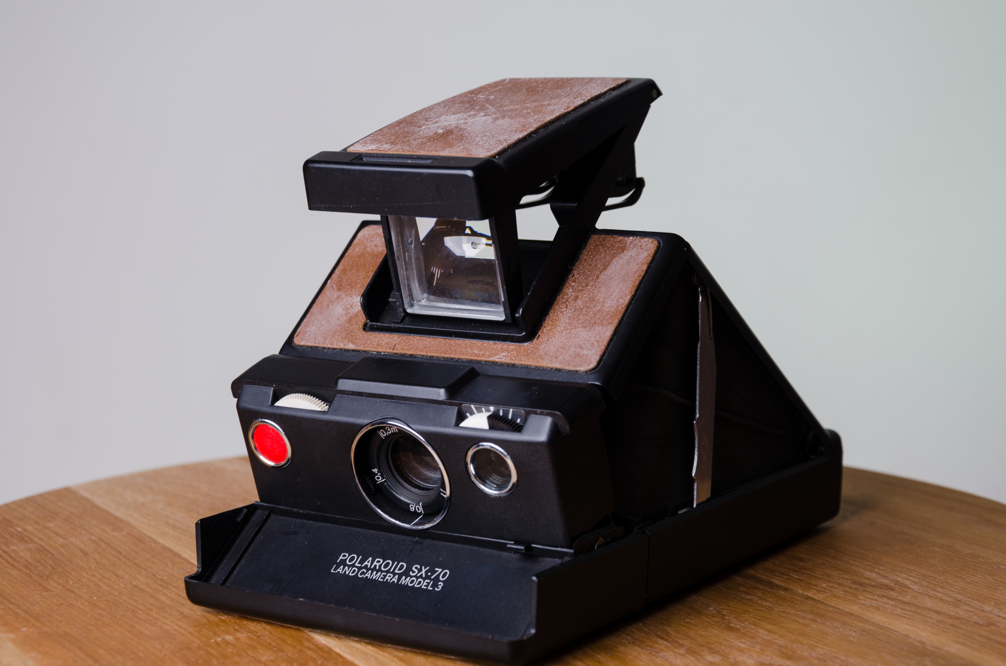 Polaroid SX-70 Land Camera Model 3 instant camera.